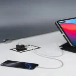 شارژر دیواری دو پورت 20 وات برند لولو مدل Levelo Vero GaN با آداپتور استاندارد UK