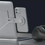 هولدر و پایه نگهدارنده رومیزی مگ‌سیف و شارژر بی‌سیم برند لولو (Levelo) مدل Energia MagSafe Surface Phone Holder With Wireless Charger