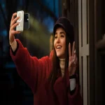 پاور بانک و چراغ سلفی لولو مدل MagLight ظرفیت 8000 میلی آمپر
